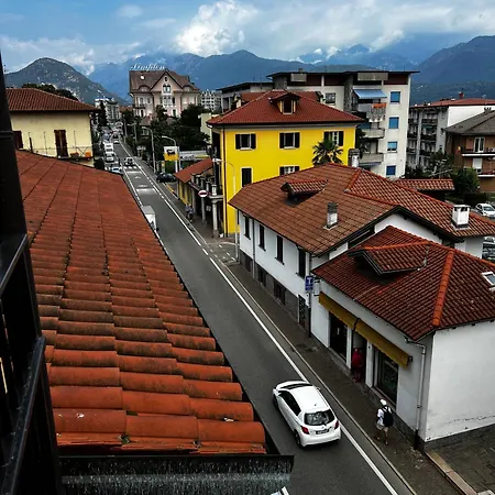 Modern Lakeview In * Baveno